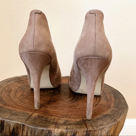 BCBG STILETTO HEELS TAN SUEDE SZ 8.5 NEUTRAL - Picture 3 of 5